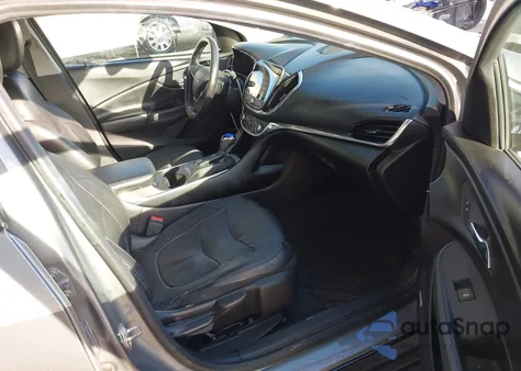 2018 Chevrolet Volt Premier z USA, uszkodzony, nr VIN 1G1RB6S51JU145838